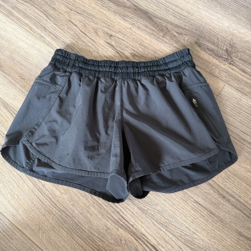 Lululemon Tracker Low-Rise Lined Short 4"  Black Women's Size 10 Pocket Outdoors